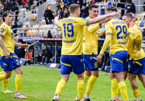 Zaczęli fatalnie, ale potrafili się podnieść. Pierwsze zwycięstwo Arki w tym roku