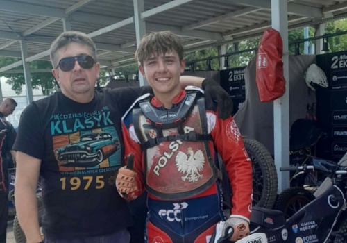 Żużel. Mama długo myślała czy zgodzić się na żużel. Z Krakowem chce walczyć o awans! (WYWIAD)