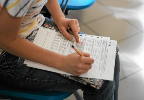 Jak dopisać kogoś do ubezpieczenia? ZUS żąda tego dokumentu. Bez niego rodzina nie widnieje w NFZ