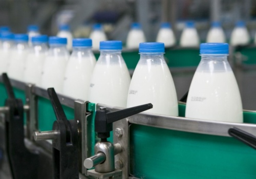 Mimo klęski systemu kaucyjnego, władze chcą go rozszerzyć na butelki po mleku