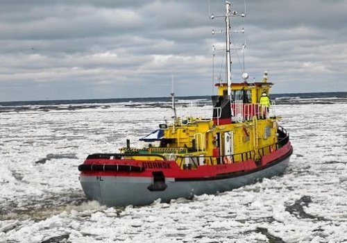 Akcję na Wiśle śledziły drony. Lodołamacze rozbiły zator, jakiego nie było od 2012 roku