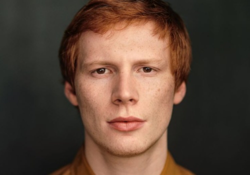 Starszy Ron obsadzony. HBO kombinuje z serialem 