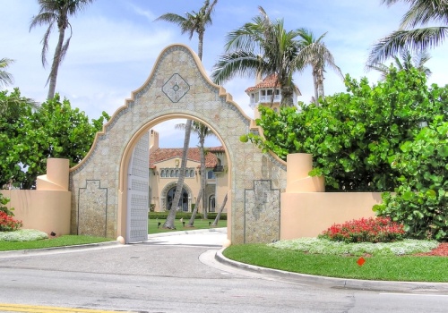 Agenci Secret Service zastrzelili mężczyznę, który wkroczył na teren Mar-a-Lago