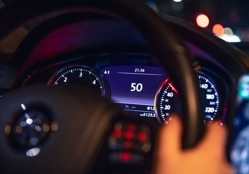 Ten system doprowadza kierowców do szału. Da się go wyłączyć? Unia wskazuje jasne zasady