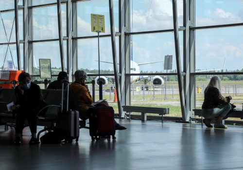 Awantura na lotnisku Warszawa Modlin. Zamiast na Maltę trafił do aresztu