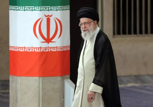 Szykują Iran na wojnę z USA. Szef służb przejmie kontrolę nad państwem