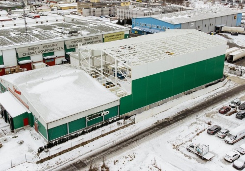 Nowa hala Agrohurtu w Rzeszowie nabiera kształtów. Będzie przestrzeń handlowa do wynajęcia