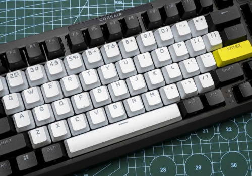 Recenzja Corsair MAKR PRO 75. Ciężka, głośna i modularna klawiatura dla najbardziej wymagających