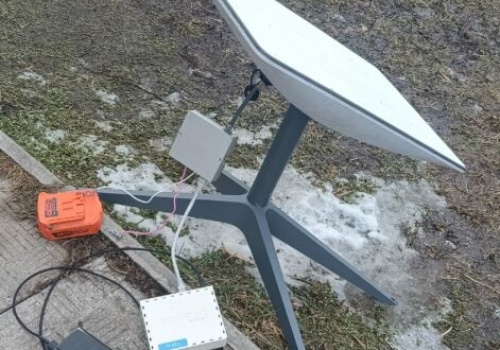 Starlinka wyłączyli. Pozostają wieże telekomunikacyjne, ale znienacka nadlatuje ukraiński dron… Statler i Waldorf mają ubaw