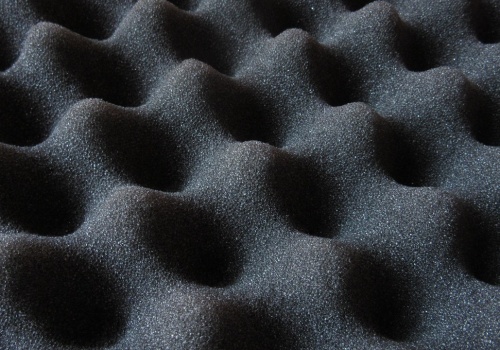 Przekładki paletowe i pianki PE – jak stabilizować ładunki B2B?