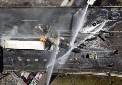 Wypadek i wybuch cysterny: 4 osoby nie żyją, resztę uratowała konstrukcja naczepy