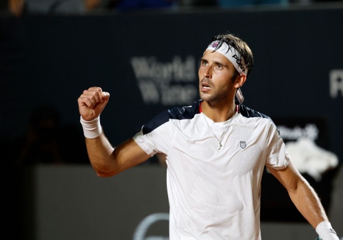 Wielki i pracowity dzień Argentyńczyka. Rozegrał sześć setów i zdobył debiutancki tytuł