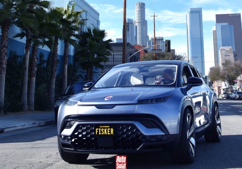 Ma nowe auto, ale nie może nim jeździć. Wygasł mu abonament, bo producenta już nie ma