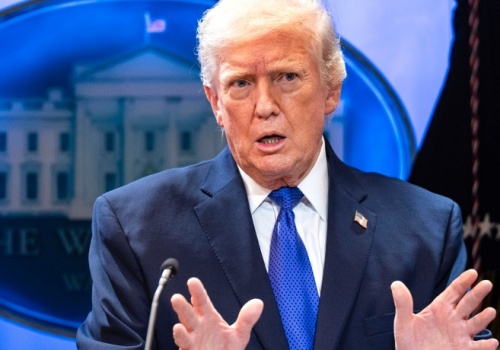 „NYT”: Trump rozważa duży atak mający odsunąć przywódców Iranu od władzy