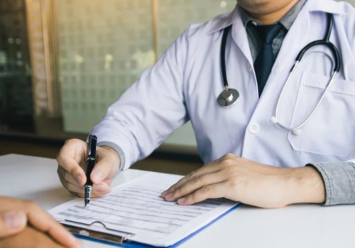 Zarobki lekarzy. Szpitale odmawiają podawania danych