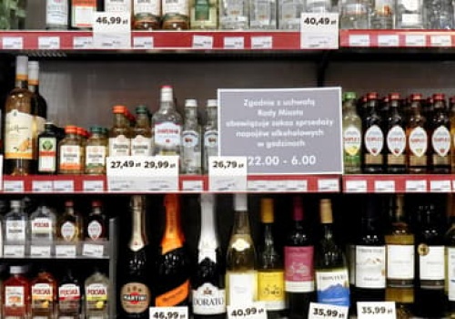 W Sejmie nowe projekty ograniczające spożycie alkoholu. Ale pośpiechu nie widać 