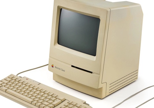 Zanim zaczął tworzyć cyfrowo, kupił Macintosha do pisania. Prywatny komputer Zdzisława Beksińskiego trafia na aukcję