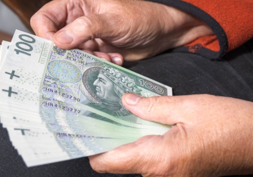 Więcej pieniędzy od marca. Rewelacyjne wieści dla jednej grupy seniorów