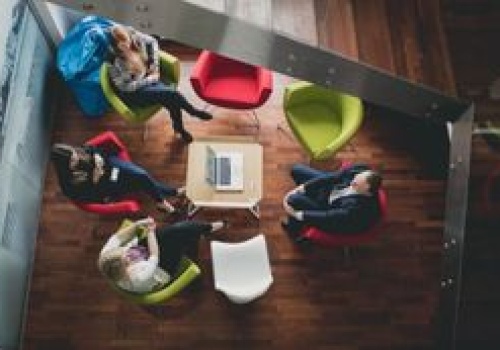 Twój domowy adres w Internecie? Jak legalnie przenieść JDG lub spółkę na prestiżowy adres w Toruniu i zaoszczędzić