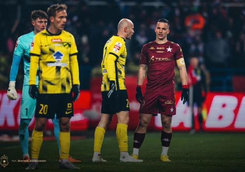 Derby nie do końca udane. Wisła traci przewagę, większy problem Wieczystej