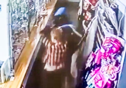 Napad na kantor w Chałupkach. Napastnik skradł ponad 90 tys. zł