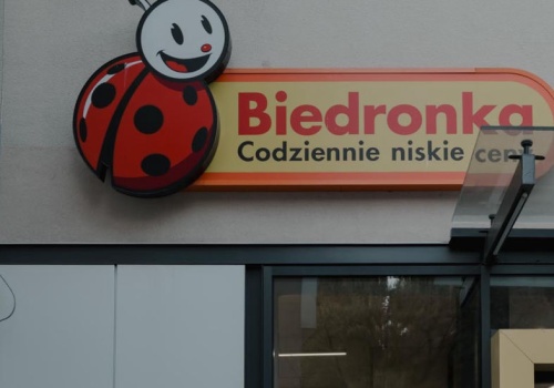 Biedronka rozpoczyna wiosnę. Z tym sprzętem zadbasz o ogród