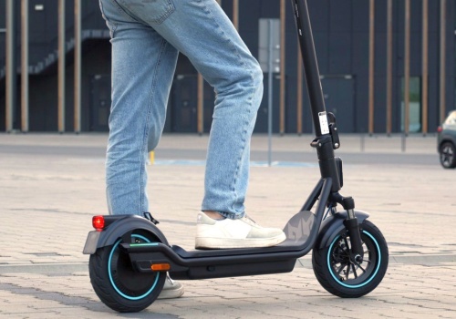 Zmiany dla właścicieli hulajnóg elektrycznych. UE szykuje rewolucję
