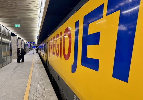 PKP SA vs RegioJet. Co z reklamą na dworcach?