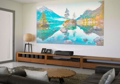 Epson pokazuje super projektor 4K. Ogromny obraz zamiast TV