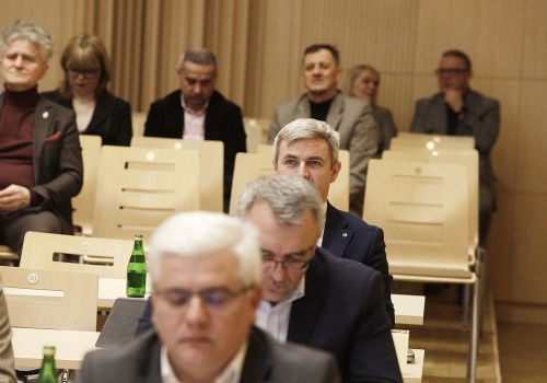 Apel o pieniądze podzielił radnych