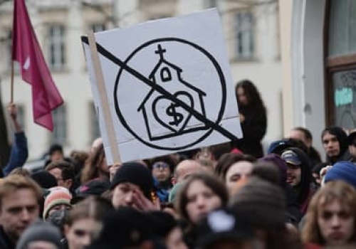 Zakon oddaje kamienice pod hotel, najemcy mają się wynieść. Krakowski Kazimierz tylko dla turystów?