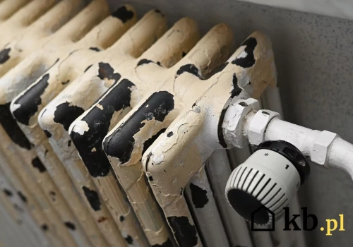 Jak podłączyć piec na pellet do starej instalacji? Można to zrobić bez kucia ścian