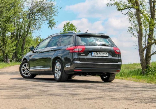 Jego żona dostaje szału, gdy on mówi o zmianie Citroëna C5 na nowy model