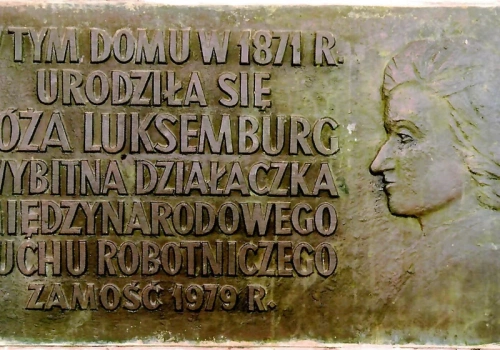 Przywrócą tablicę Róży Luksemburg. 