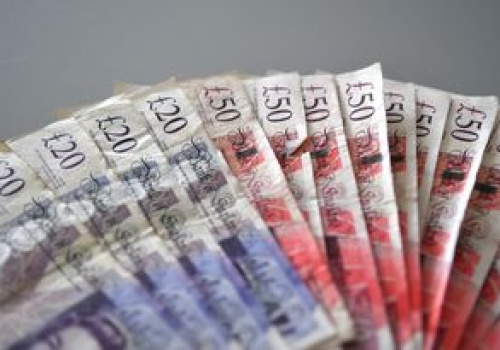 Polacy dostają emerytury na Wyspach. Oto ile wynoszą