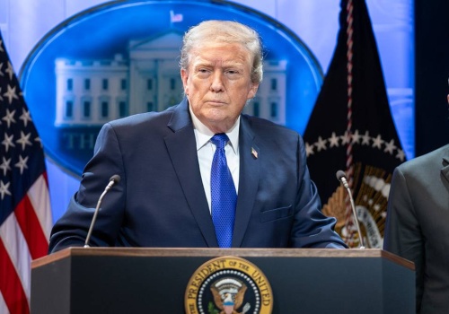 Donald Trump grozi jeszcze wyższymi cłami. 