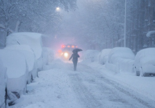 Śnieżyca paraliżuje USA. Siedem stanów ogłosiło stan wyjątkowy