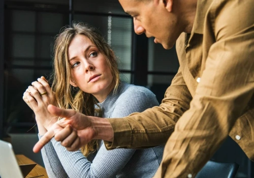 Nowe przepisy antymobbingowe przyjęte. Będą wyższe odszkodowania i prostsza definicja