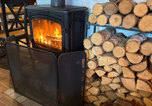 Rozcieńczam 1:1, psikam i po sadzy. Szyba w kominku błyszczy po chwili