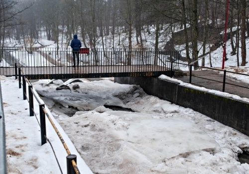 Przybywa wody w Kumieli. Władze Elbląga apelują do mieszkańców