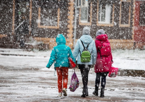 Mroźna zima zachęciła do zakupów. To uratowało obraz polskiej gospodarki w styczniu