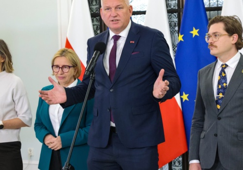 Podatek zdrowotny, zamiast składki zdrowotnej. Dziś spotkanie Lewicy z resortami zdrowia i finansów