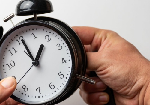 Zmiana czasu na letni w 2026 roku. Jedyny krótszy weekend, który cię ucieszy