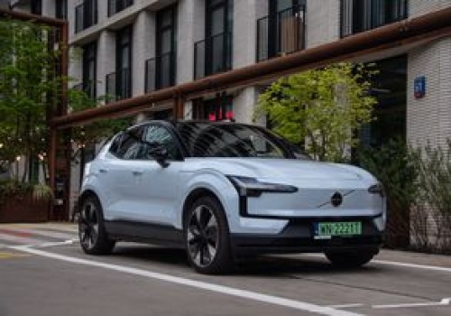 Volvo wzywa do serwisów ponad 40 tys. EX30 z powodu ryzyka pożaru baterii