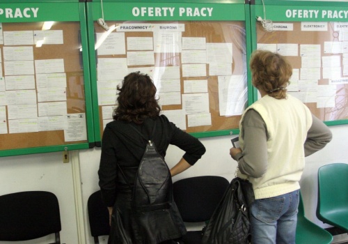 Szukają Polaków do pracy i oferują nawet 16,8 tys. zł 