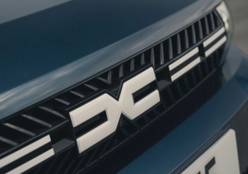 Dacia C-Neo 2026: Turcja przejmuje produkcję, Słowenia szykuje następcę Springa