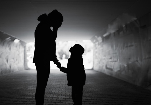 „Mamo, upiekę ci parówki w cieście, tylko nie jedź!”. Ale Alina tęsknotę odkłada na później, bo dziś w Ukrainie wszystko spoczywa na barkach kobiet