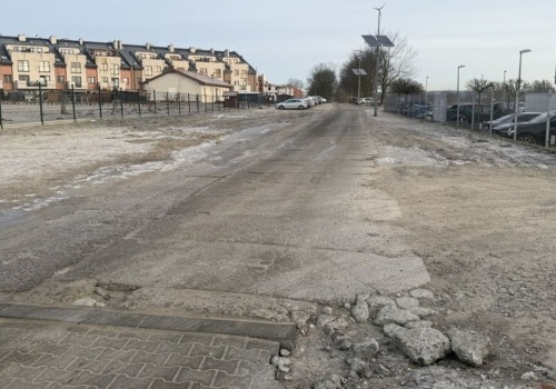 Droga w Skarbimierzycach jest w fatalnym stanie. Teraz przejdzie kompleksowy remont