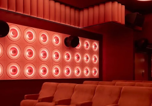 Stare paryskie kino odzyskało dawny blask. Spektakularna metamorfoza Élysées Lincoln!