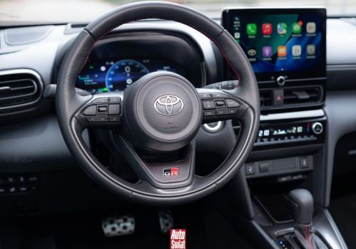 Toyota ma nowy bestseller. W Polsce sprzedało się już ponad 50 tys. tych hybrydowych crossoverów